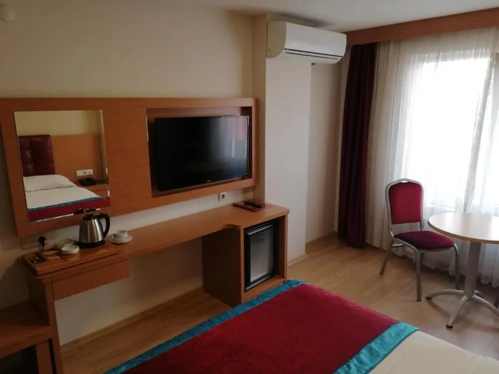 Standard Tek Büyük Yataklı Oda