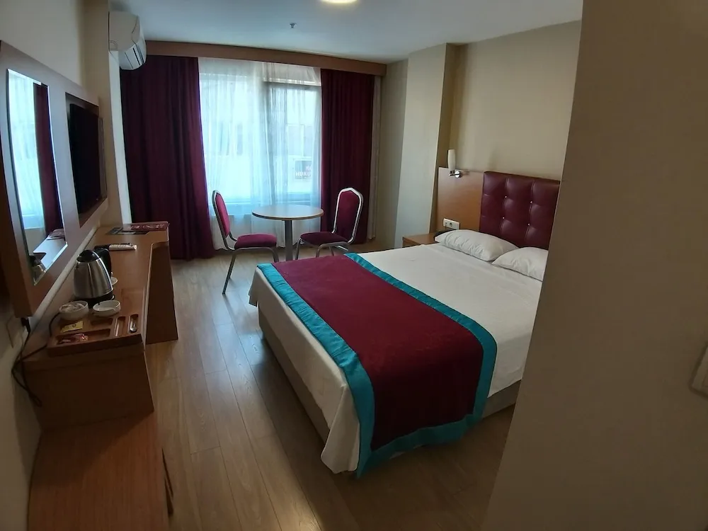 Standard Tek Büyük Yataklı Oda
