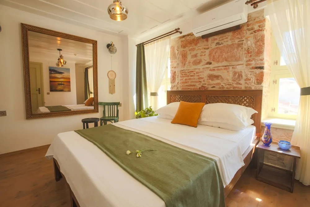 Deluxe Tek Büyük Yataklı Oda