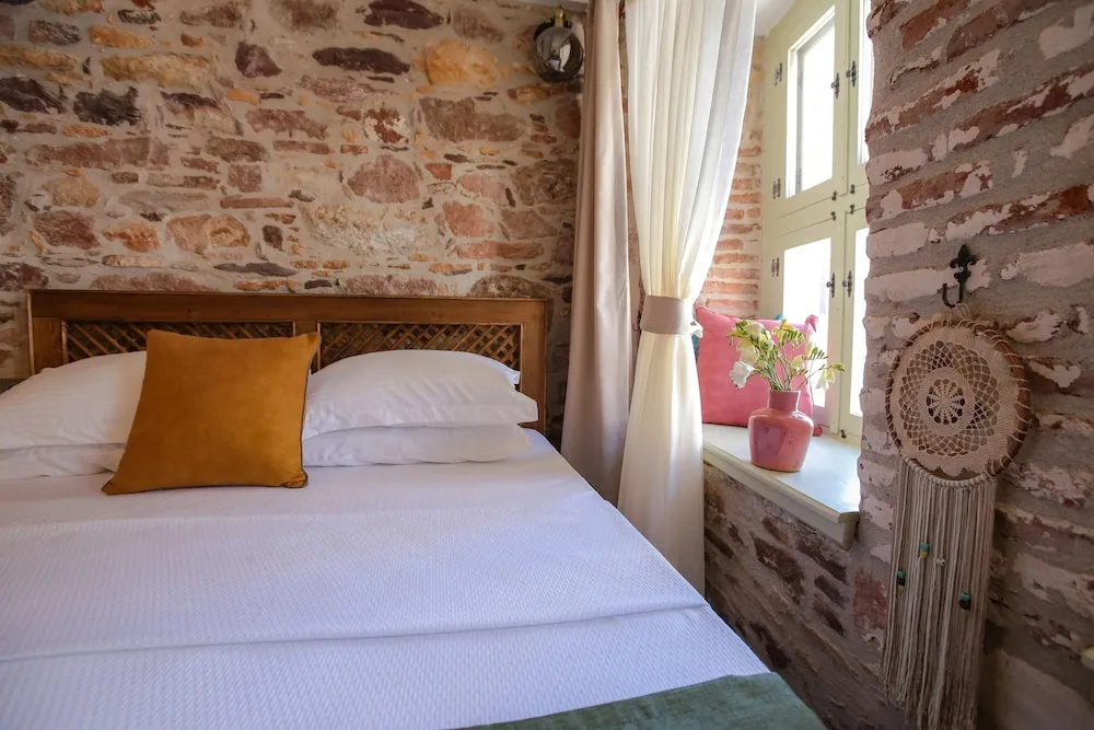 Deluxe Üç Kişilik Oda