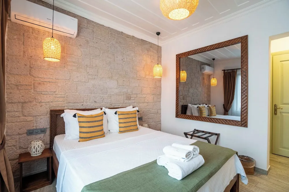 Standard Tek Büyük Yataklı Oda