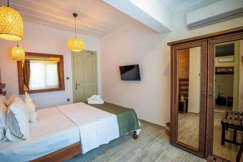 Standard Tek Büyük Yataklı Oda