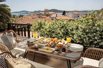 Cunda Tas Otel By Taze