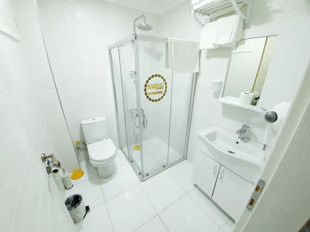 Standard Oda, 1 Büyük (Queen) Boy Yatak, Bahçe Manzaralı