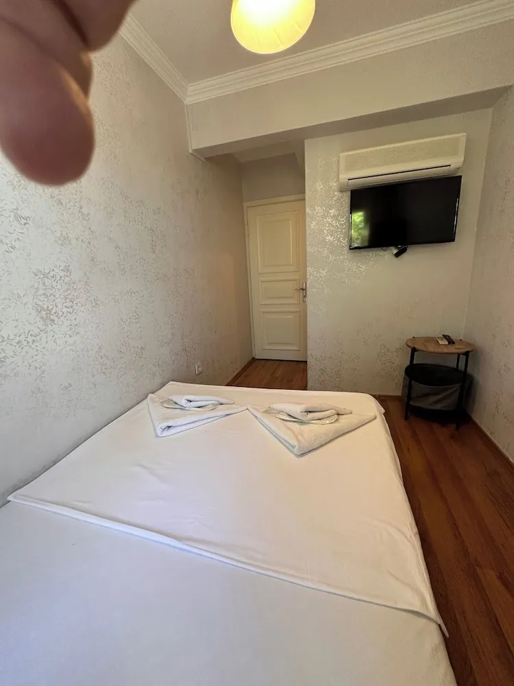 ECONOMY DOUBLE ROOM (-1st floor basement )