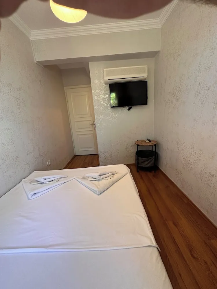ECONOMY DOUBLE ROOM (-1st floor basement )