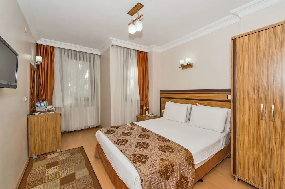 Tek Büyük Yataklı Oda