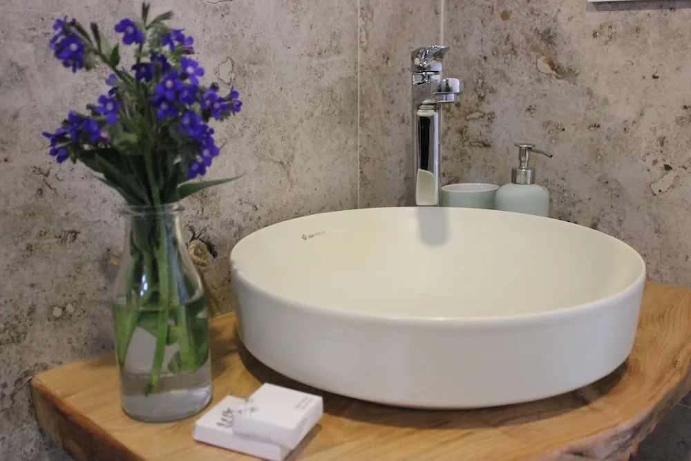 Deluxe Üç Kişilik Oda, Havuz Manzaralı (Bay View)