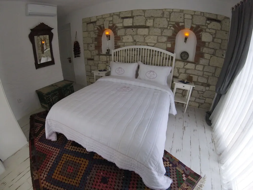 Deluxe Üç Kişilik Oda, Havuz Manzaralı (Bay View)