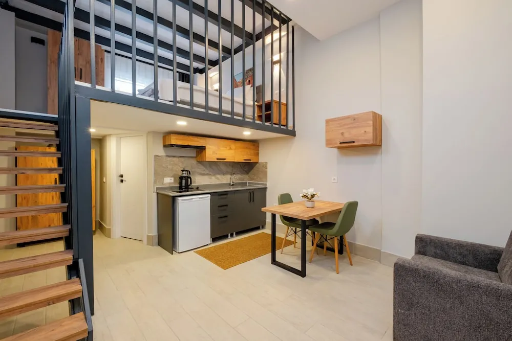 Junior Çatı Katı (Loft)