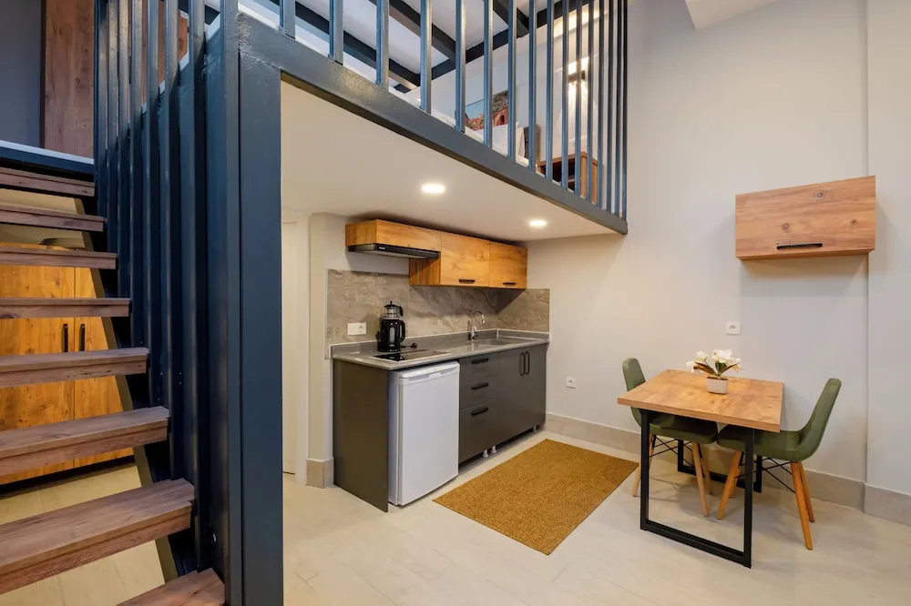 Junior Çatı Katı (Loft)