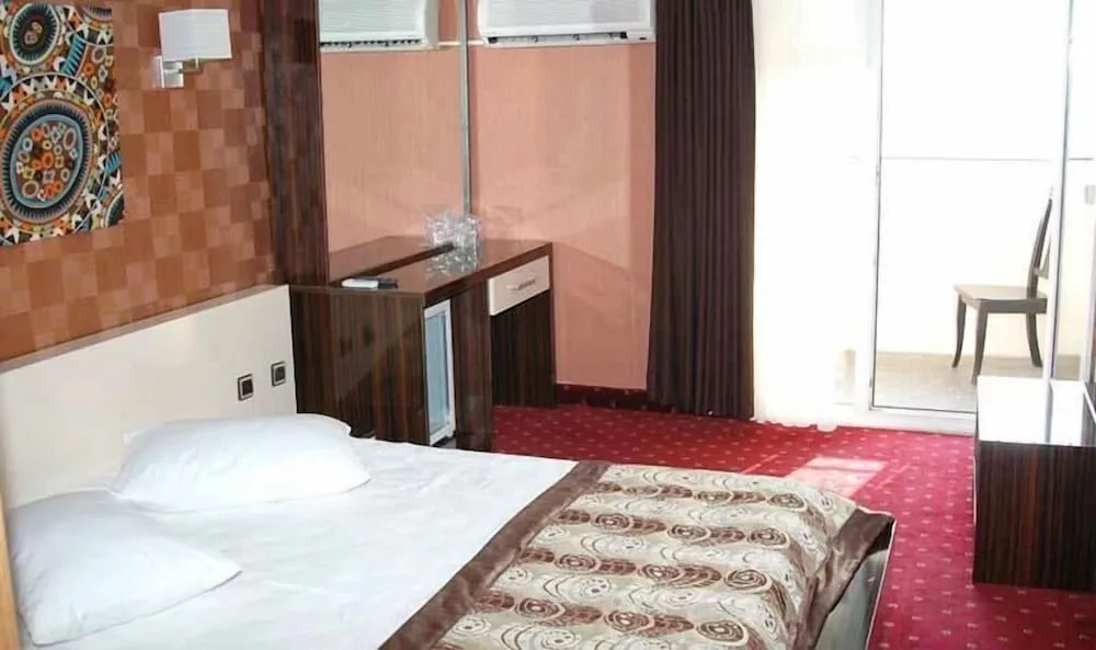 Standard Tek Büyük Yataklı Oda, Bahçe Manzaralı