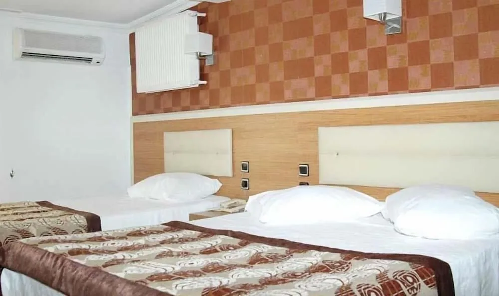 Standard Üç Kişilik Oda, Deniz Manzaralı