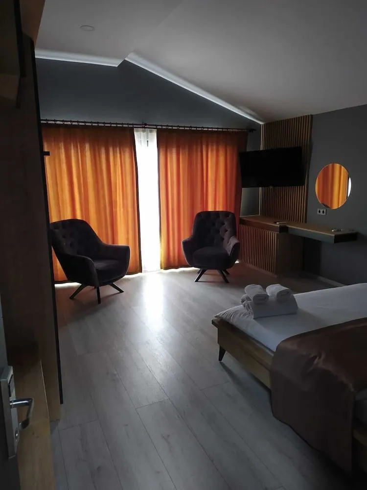 Deluxe Dört Kişilik Oda