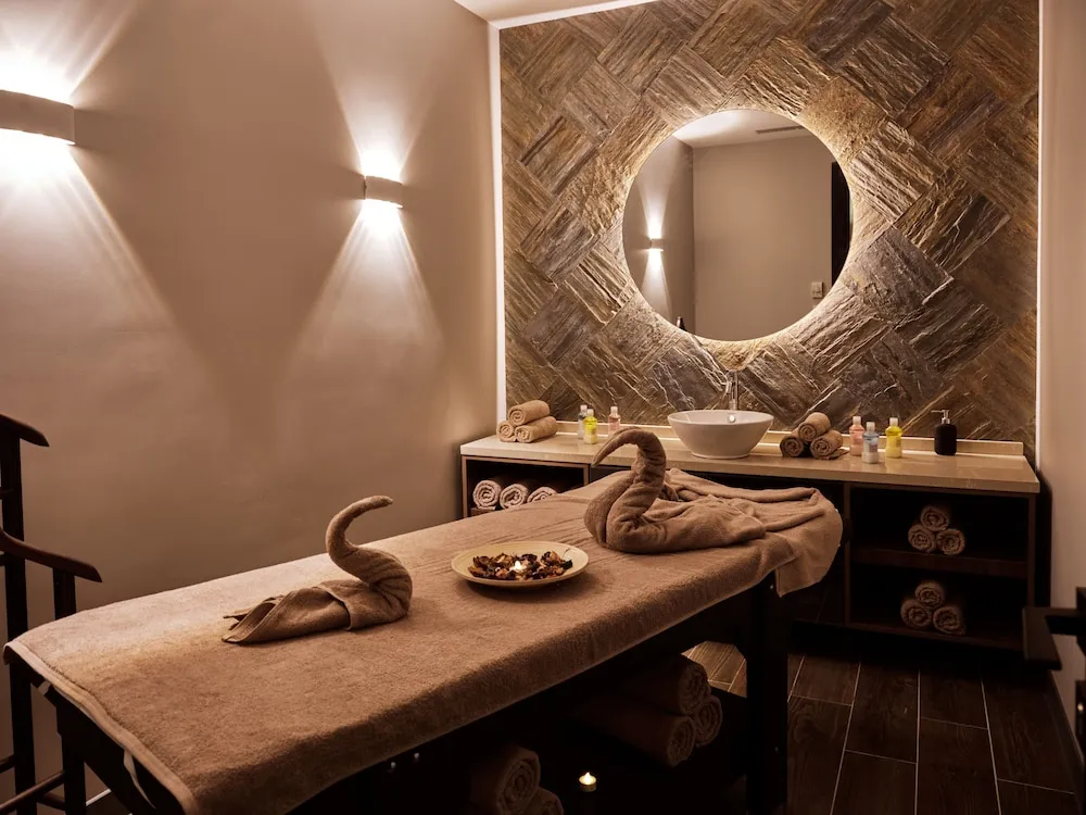 Tek Kişilik Oda (4 Hours Usage + 1 Hour Oil Massage)