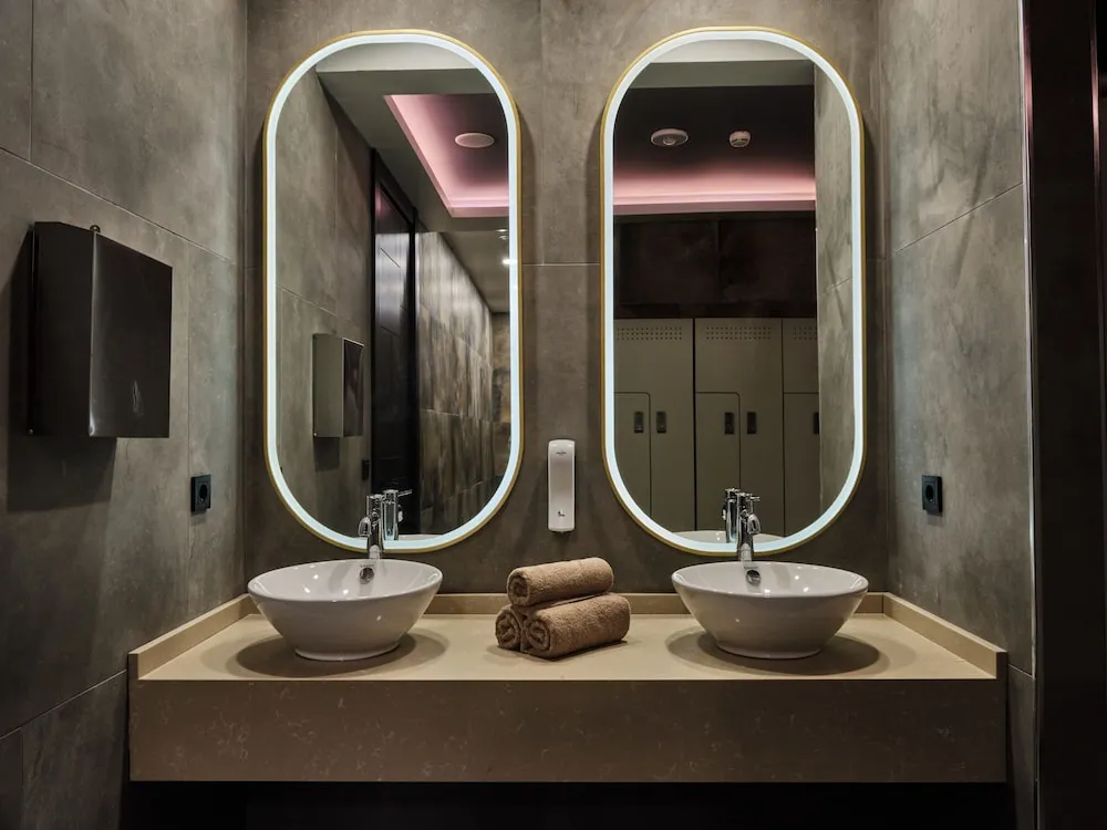 Üç Kişilik Oda (4 Hours Usage + 1 Hours Sauna & Steam)