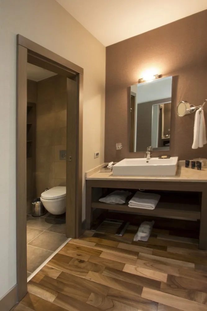 Grand Deluxe Room