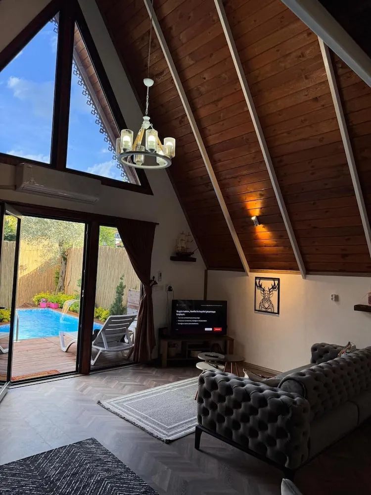 Deluxe Bungalov