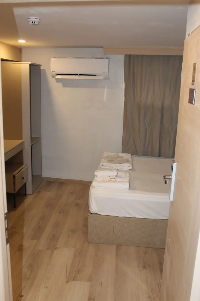 Economy Tek Büyük Yataklı Oda (Basement)
