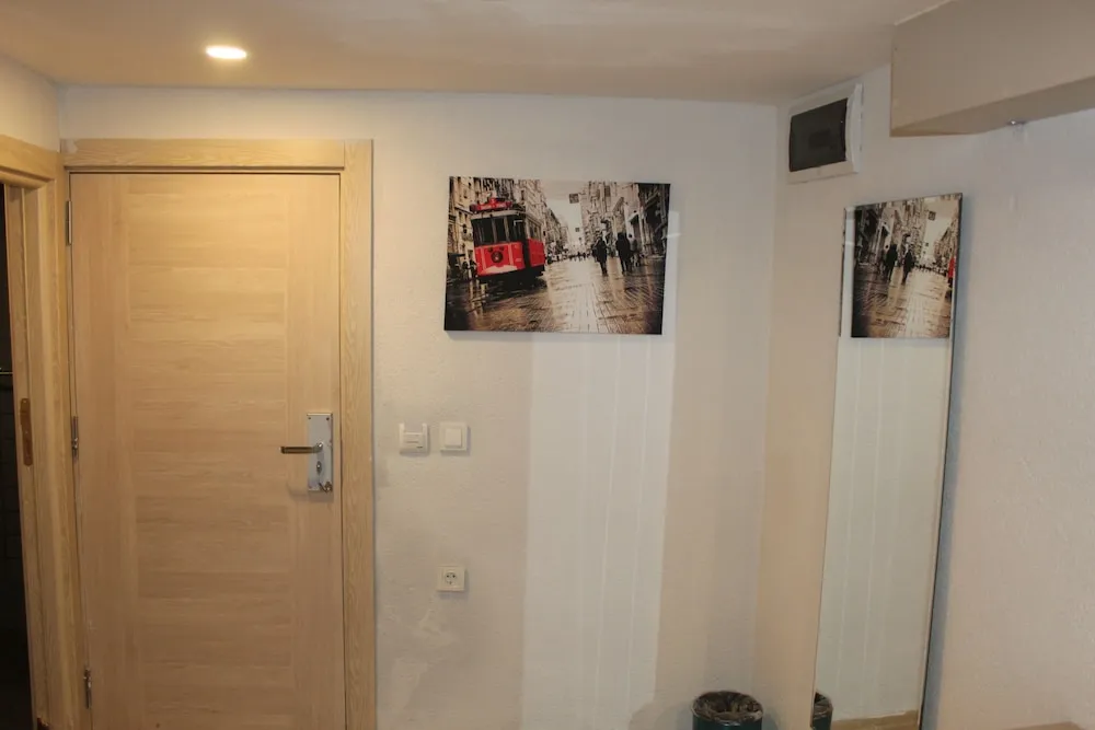 Economy Tek Büyük Yataklı Oda (Basement)