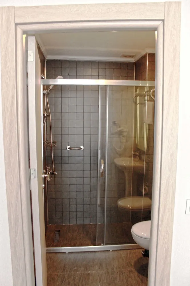 Standard Dört Kişilik Oda