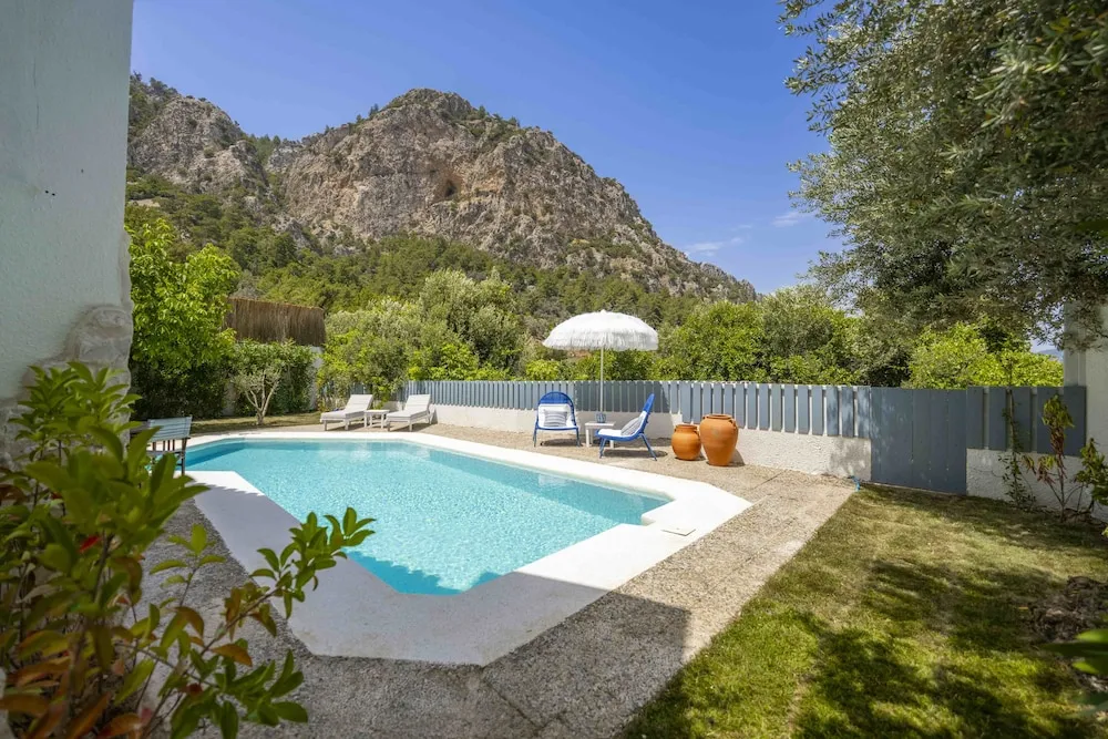 Grand Villa