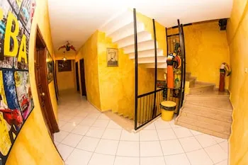 El Latino Otel