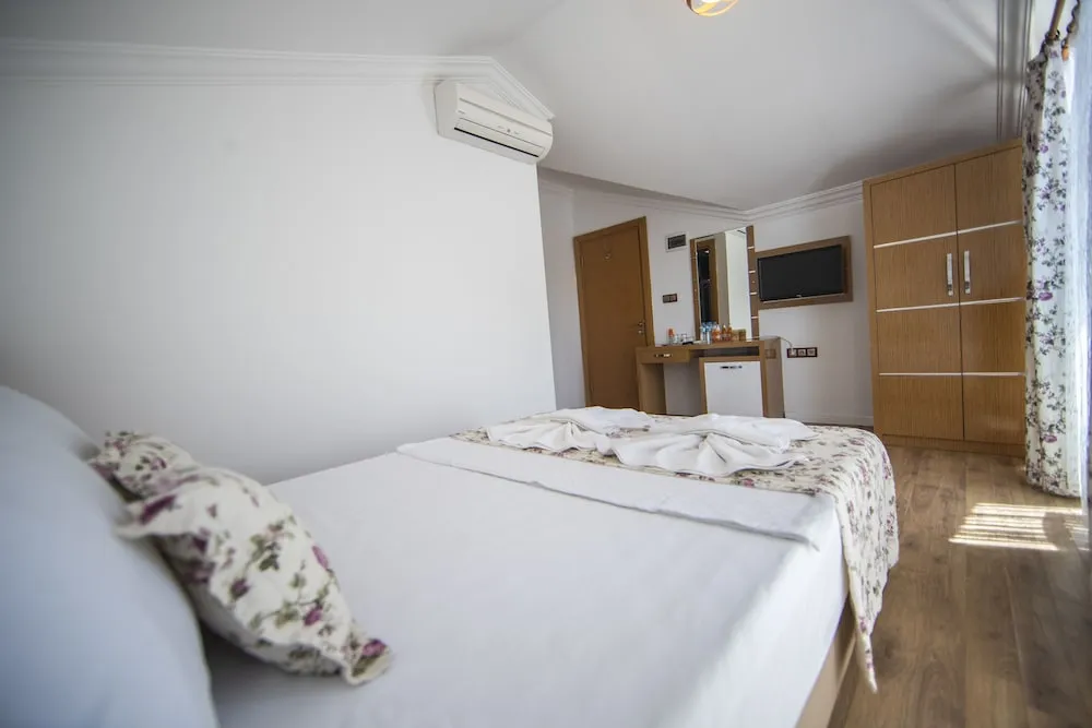 Standard Oda, 1 Büyük (Queen) Boy Yatak, Balkon