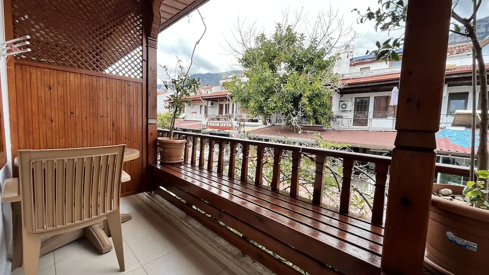 Standard Oda, 1 Büyük (Queen) Boy Yatak, Balkon