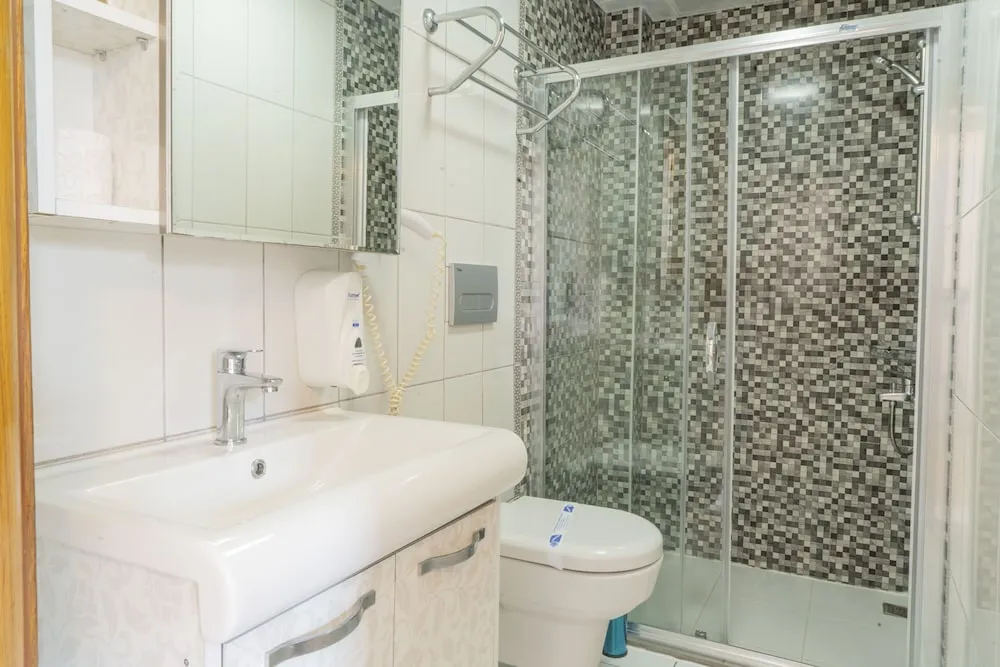 Standard Oda, 1 Büyük (Queen) Boy Yatak, Balkon