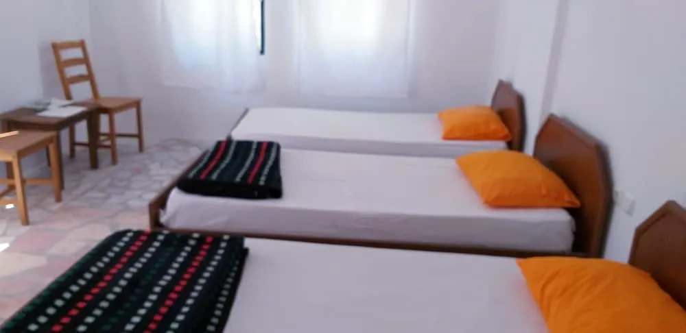 Üç Kişilik Oda