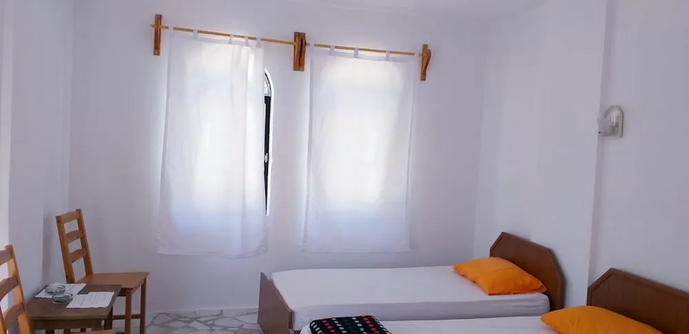 Üç Kişilik Oda
