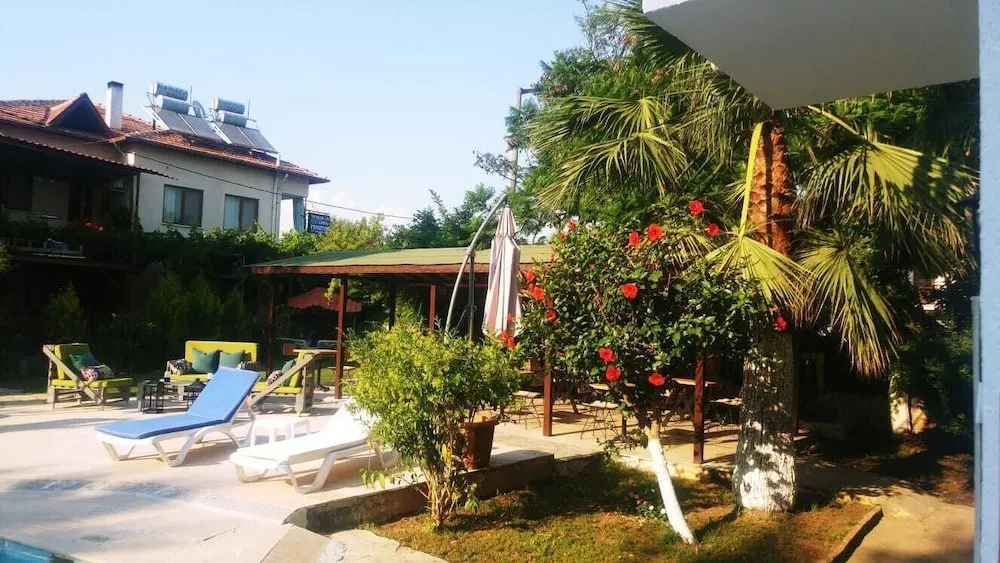 Standard Tek Büyük Yataklı Oda, 1 Çift Kişilik Yatak, Havuz Manzaralı