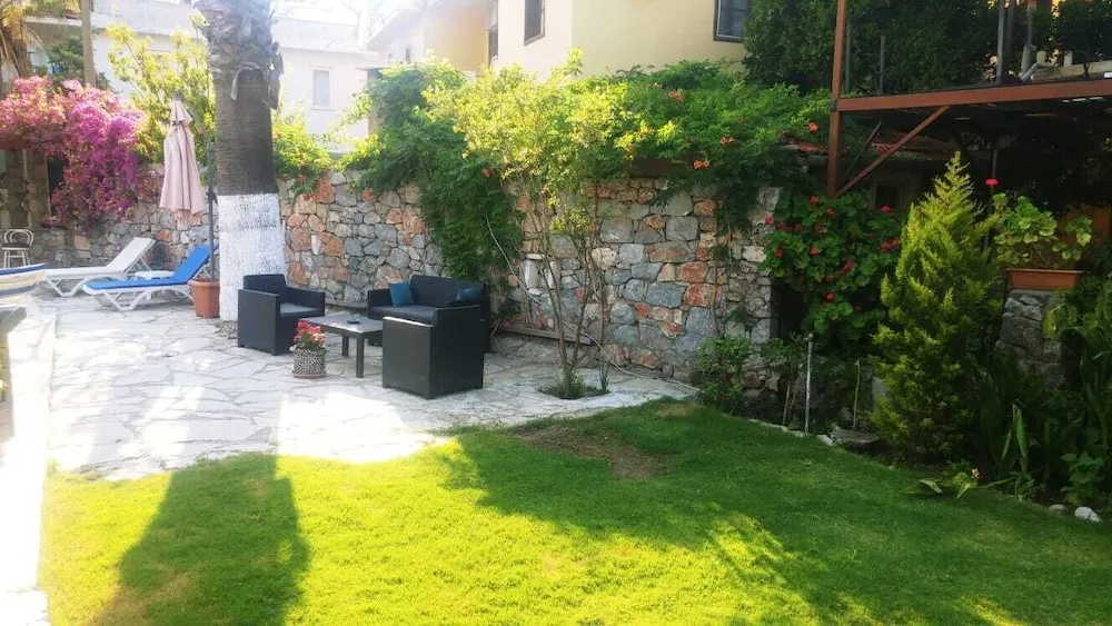 Family Üç Kişilik Oda, Birden Çok Yatak, Bahçe Manzaralı