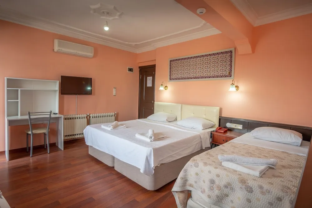 Deluxe Üç Kişilik Oda