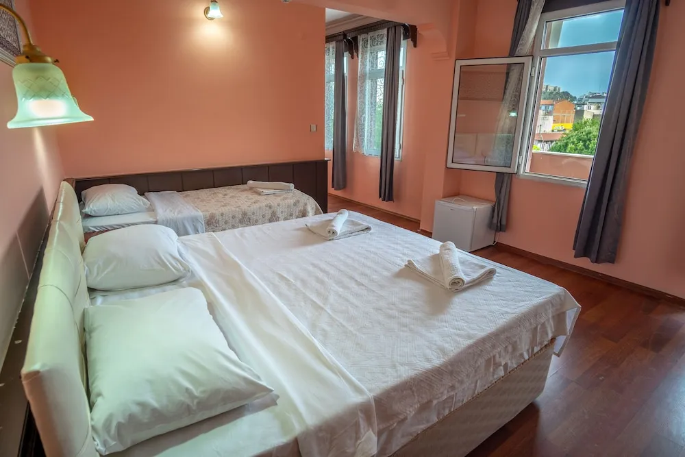 Deluxe Üç Kişilik Oda