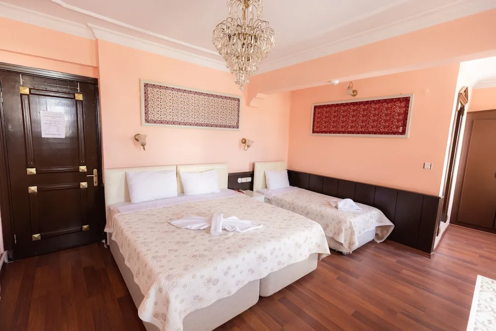 Deluxe Üç Kişilik Oda
