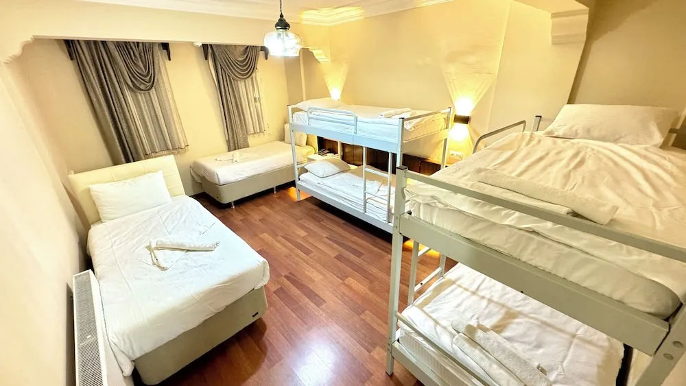 Standard Ortak Ranzalı Oda, Sadece kadınlar için