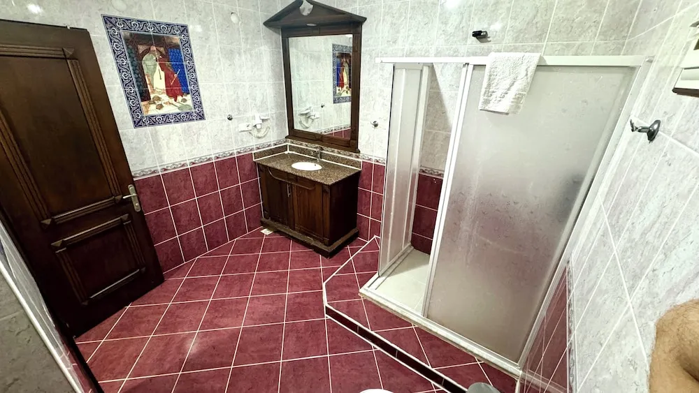 Standard Ortak Ranzalı Oda, Sadece kadınlar için