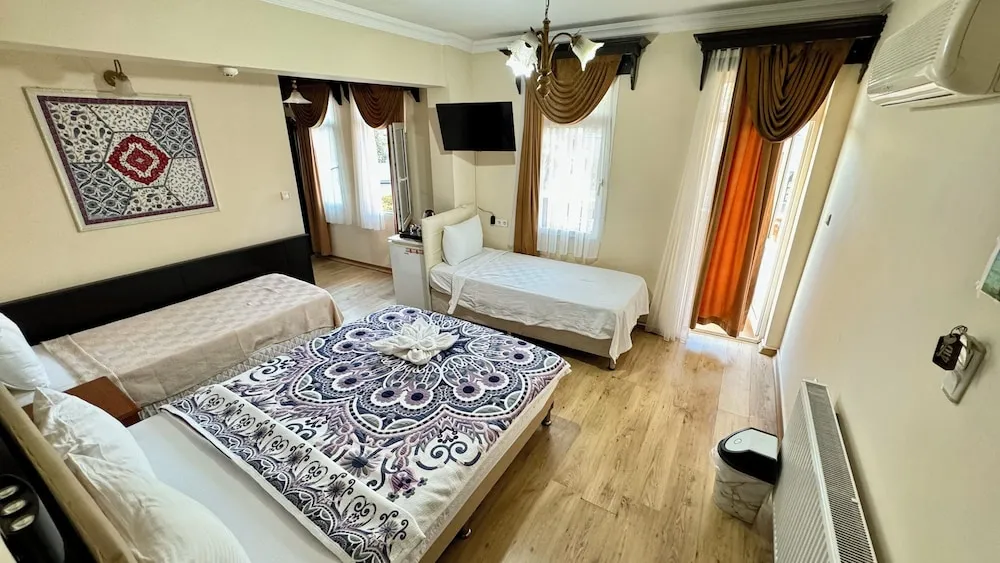 Deluxe Dört Kişilik Oda