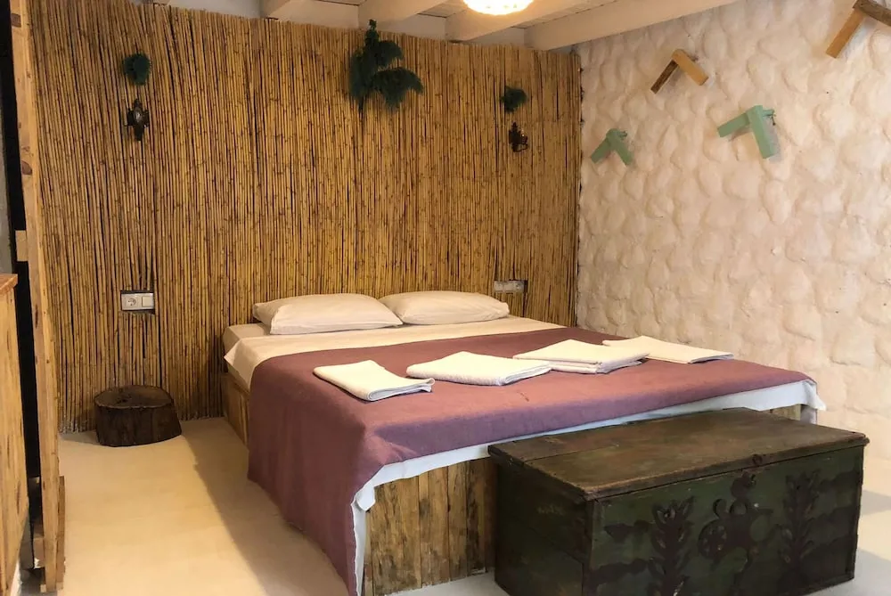Design Tek Büyük Yataklı Oda
