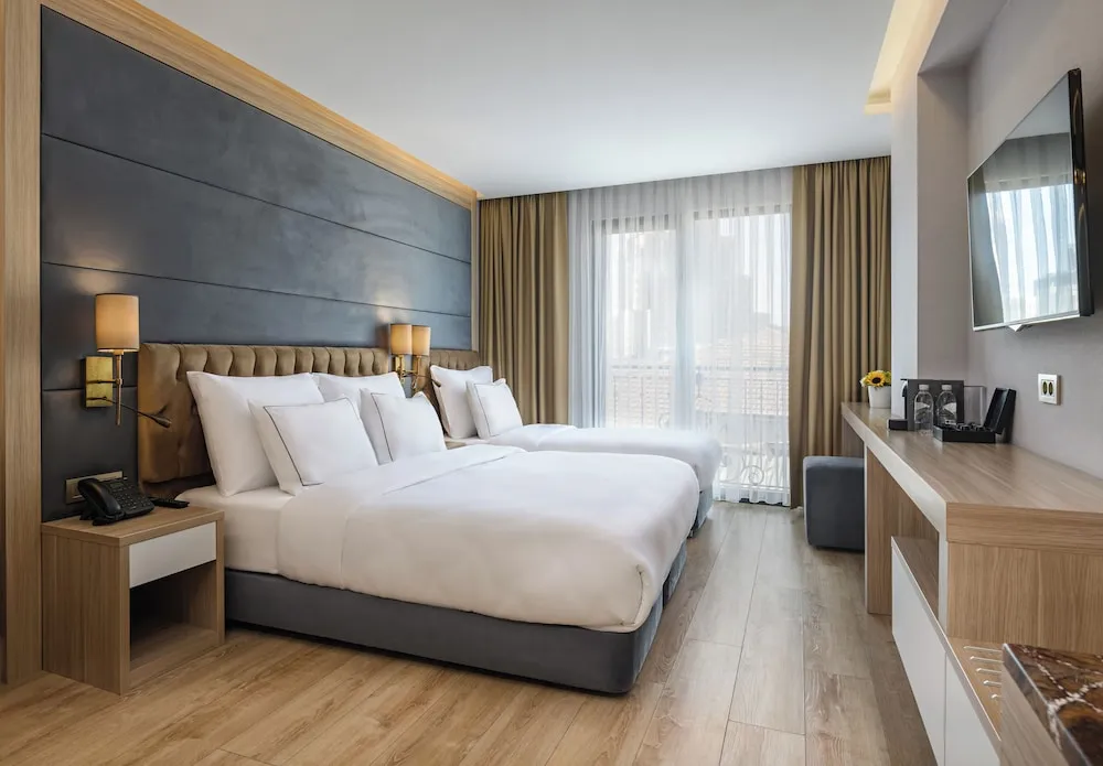 Deluxe Üç Kişilik Oda