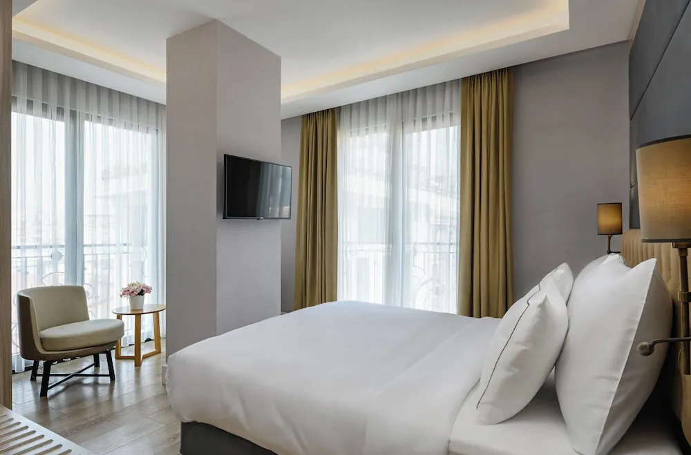 Comfort Tek Büyük Yataklı Oda
