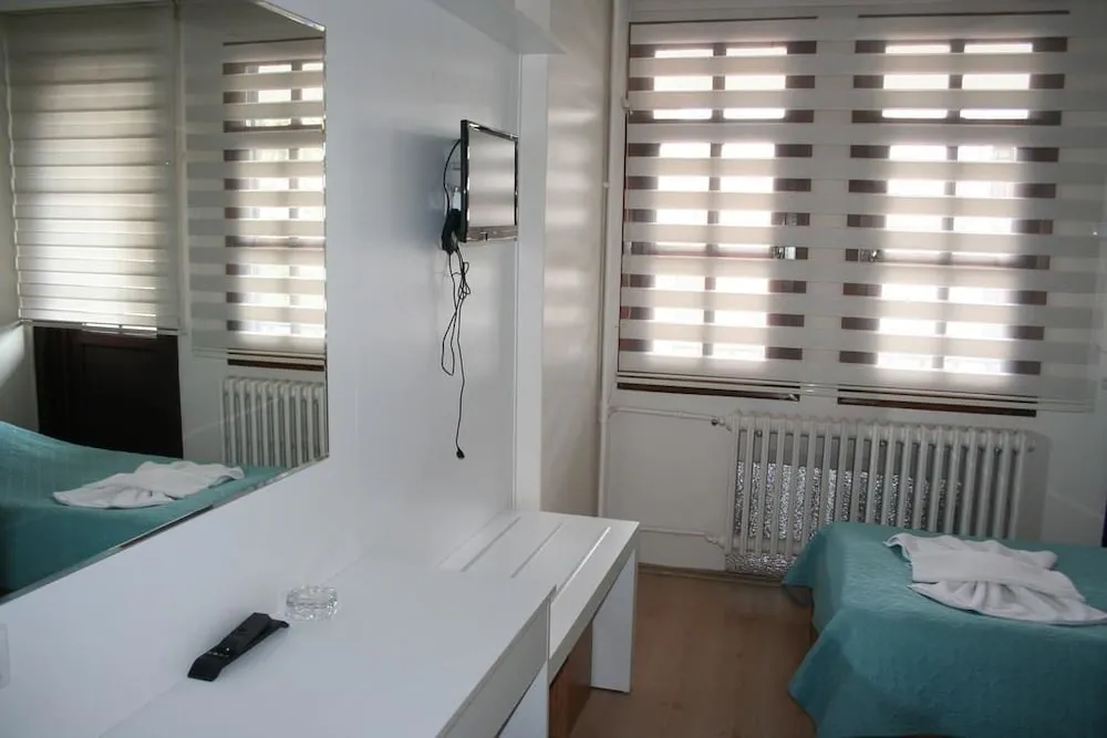 Standard Üç Kişilik Oda