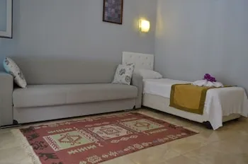 Pine Beach Turunç Hotel