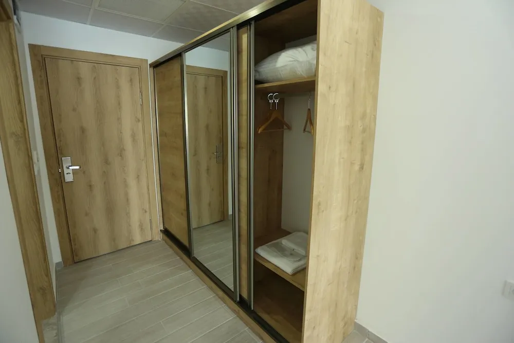 İki Ayrı Yataklı Oda, Dağ Manzaralı