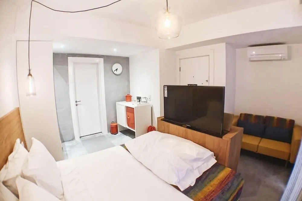 Comfort Tek Büyük Yataklı Oda