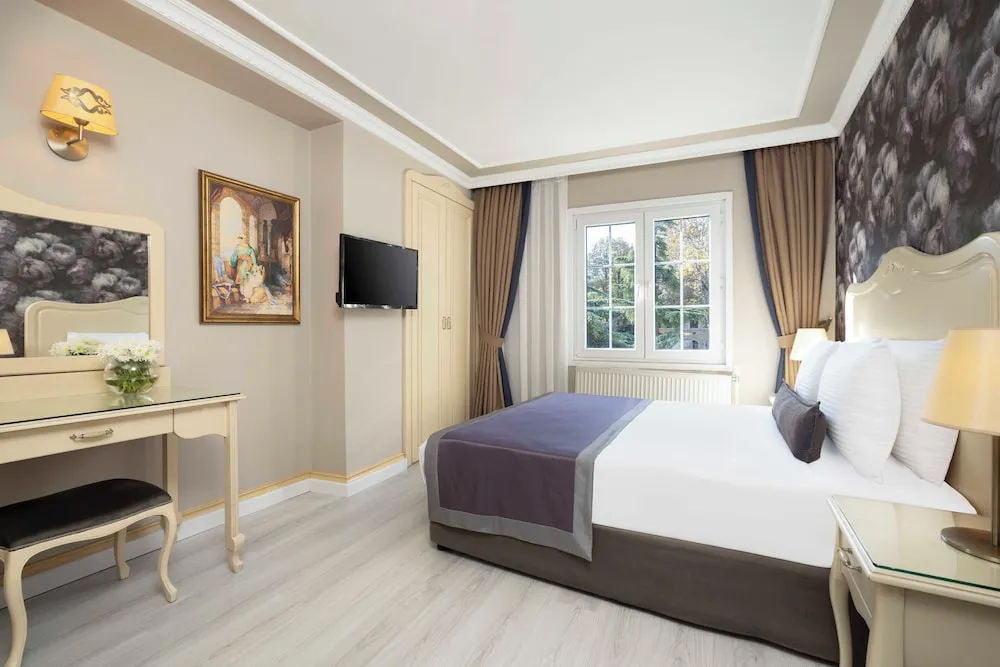 Standard Tek Büyük veya İki Ayrı Yataklı Oda, Şehir Manzaralı