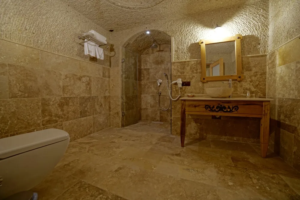 Junior Tek Büyük Yataklı Oda, 1 Büyük (Queen) Boy Yatak, Avlu Manzaralı