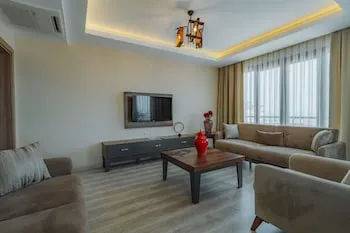 Empula Hotel & Residences
